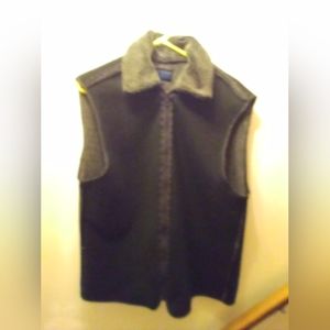Black Fleece Vest